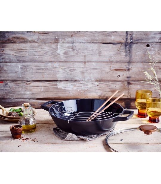 Alva – gietijzeren wok met glazen deksel Nori – 30 cm - Afbeelding 5